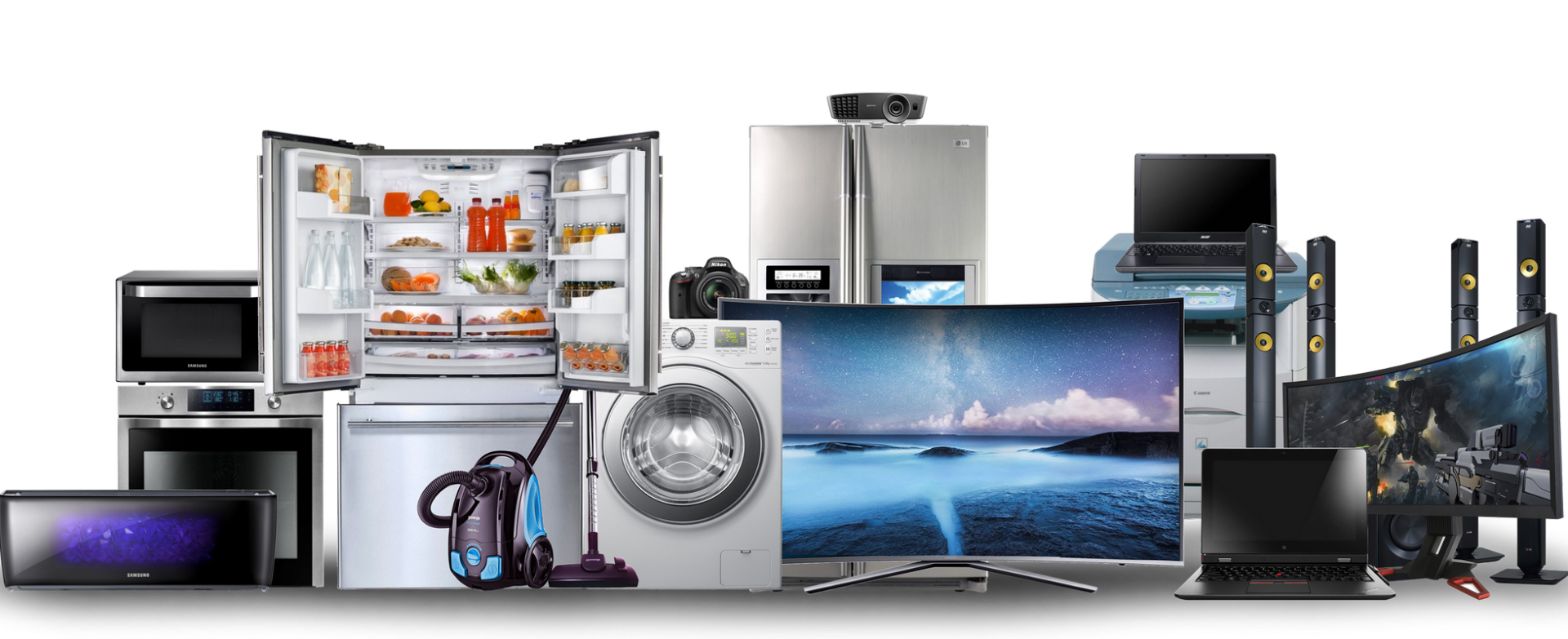 Wnętrze sklepu Fastelvio z półkami ze sprzętem elektronicznym